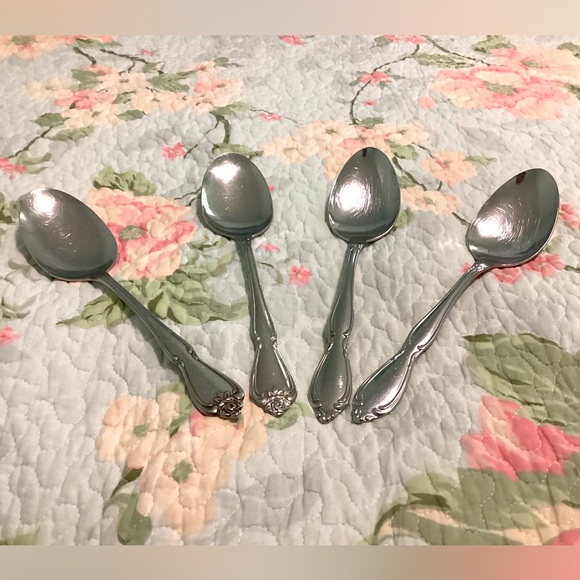 Oneida Stainless Steel Silverware (4 Serving Spoons) Vintage USA - Picture 2 of 7